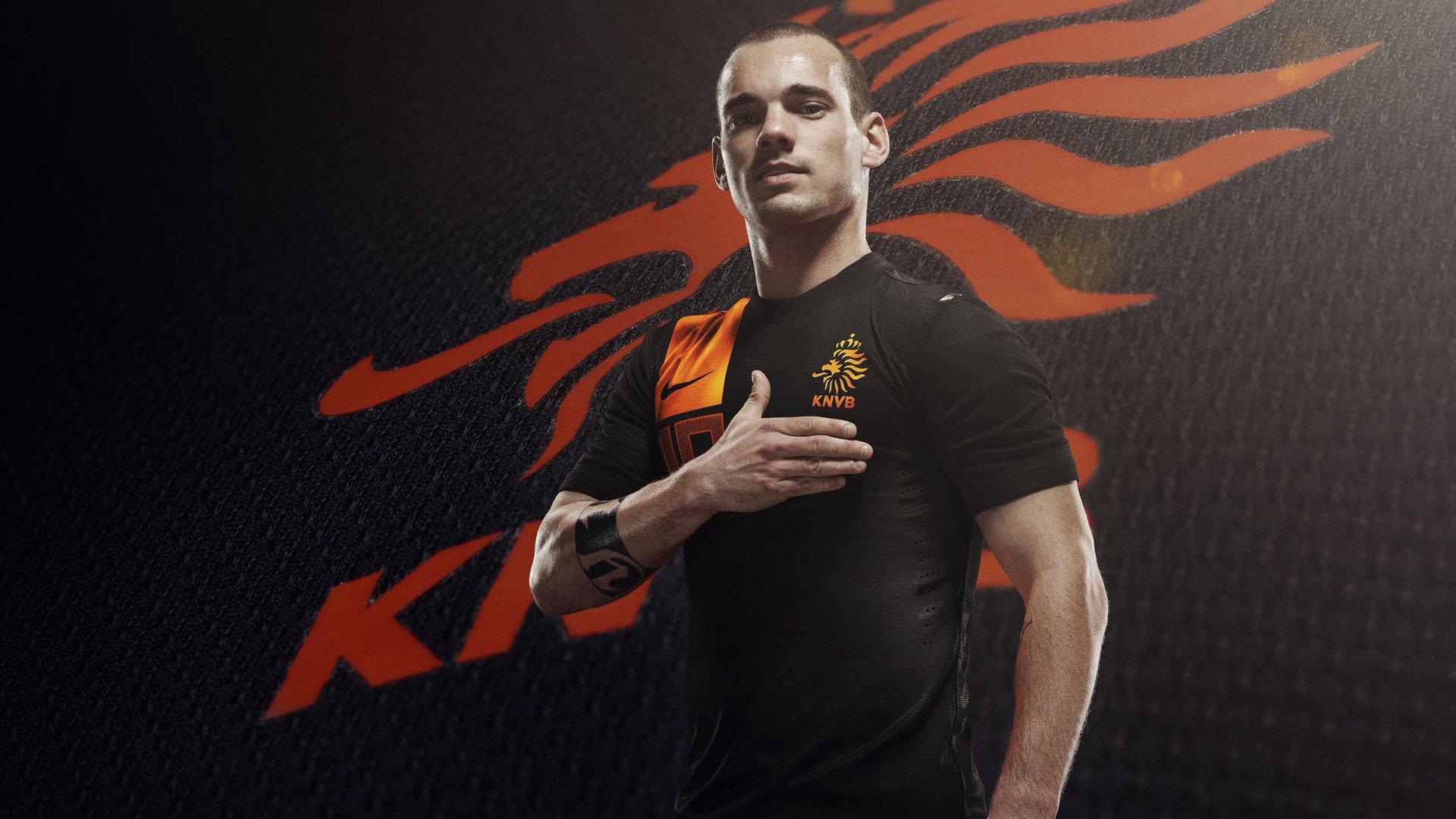 凯恩13球创欧洲纪录！近四届大赛火力全开 三狮军团领袖再写传奇